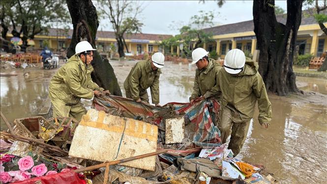 Chính thức hướng dẫn 4 tỉnh bị thiệt hại nặng do mưa lũ chi trả gộp 3 tháng lương hưu, trợ cấp- Ảnh 1.