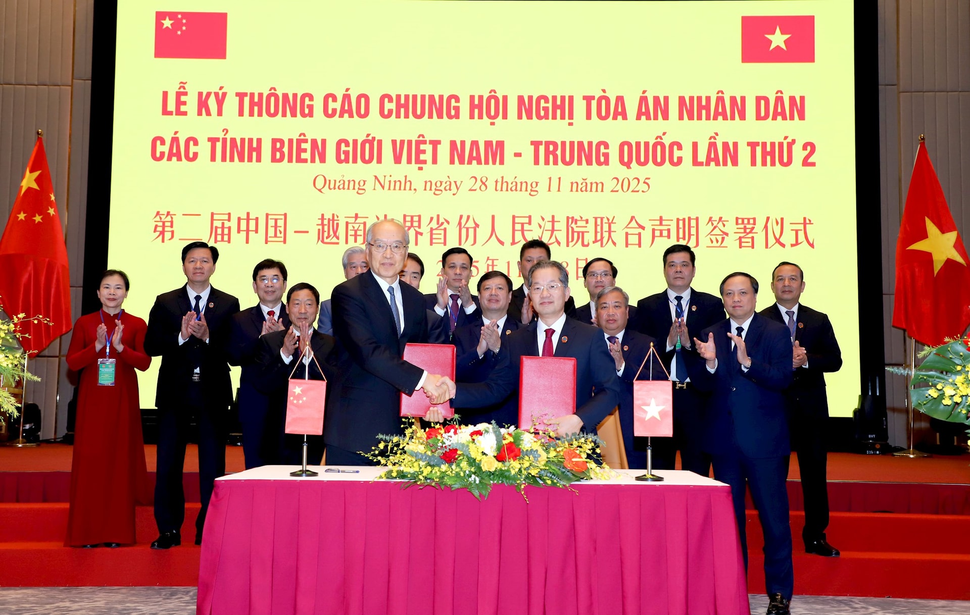 Hội nghị Tòa án nhân dân các tỉnh biên giới Việt Nam - Trung Quốc: Thắt chặt hợp tác tư pháp, giữ vững an ninh biên giới- Ảnh 8.