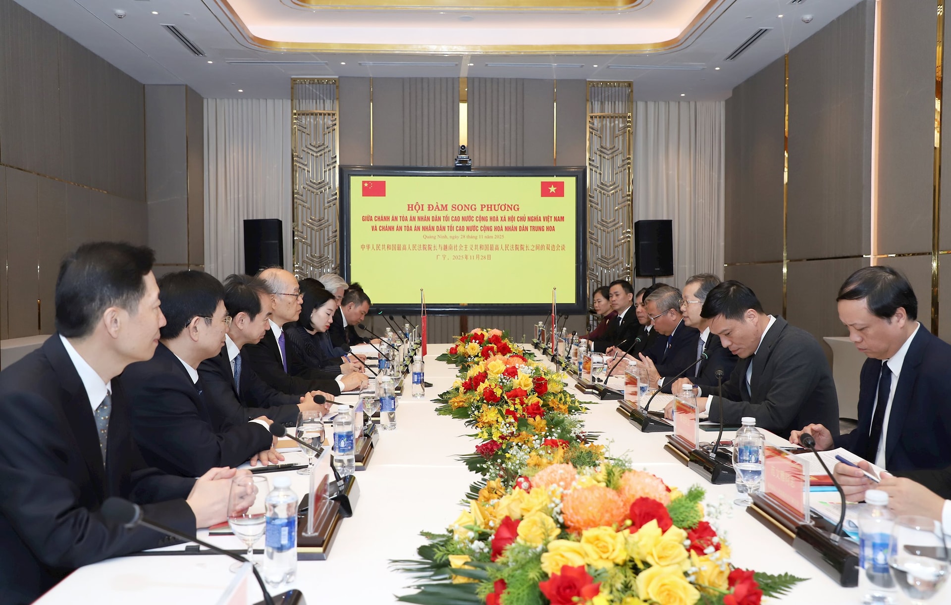 Hội nghị Tòa án nhân dân các tỉnh biên giới Việt Nam - Trung Quốc: Thắt chặt hợp tác tư pháp, giữ vững an ninh biên giới- Ảnh 2.