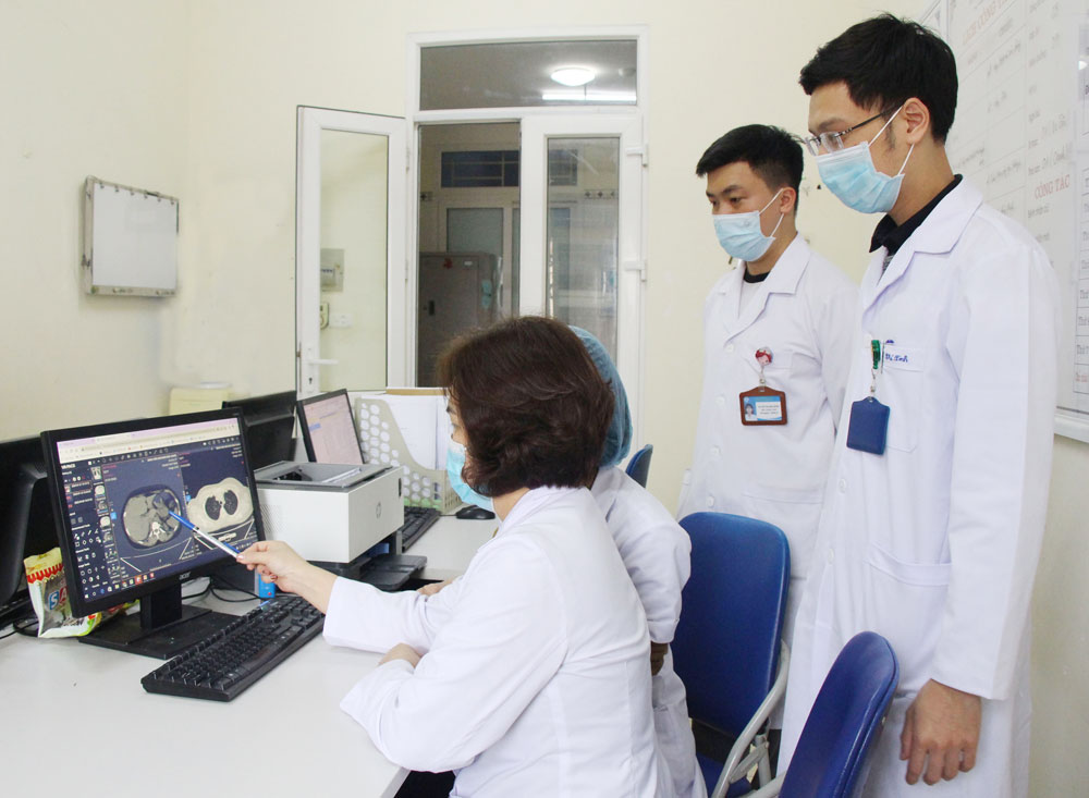 Lao Cai ផ្តោតលើការវិនិយោគលើការថែទាំសុខភាព បង្កើតសន្ទុះសម្រាប់ការអភិវឌ្ឍន៍ និងកាត់បន្ថយភាពក្រីក្រប្រកបដោយនិរន្តរភាព - រូបថត ៣. Lào Cai chú trọng đầu tư y tế, tạo động lực phát triển và giảm nghèo bền vững- Ảnh 3.