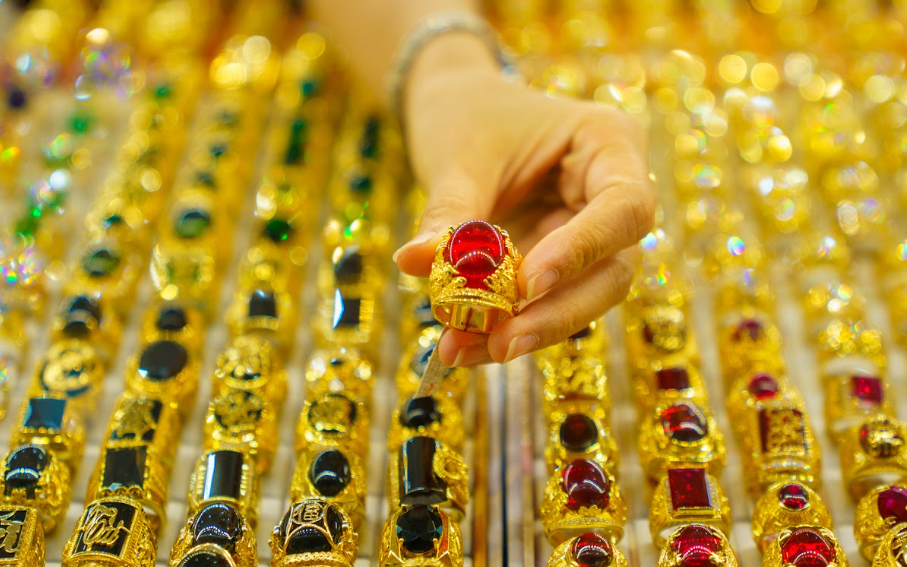 Giá vàng hôm nay ngày 3/11 tăng mạnh trở lại