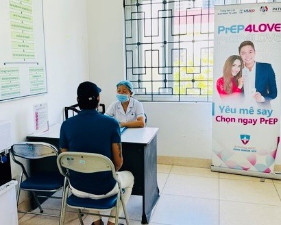 Hướng tới mục tiêu chấm dứt dịch AIDS vào năm 2030: Khi cộng đồng trở thành 'người bạn đồng hành' trong cuộc chiến chống HIV/AIDS- Ảnh 1. Hướng tới mục tiêu chấm dứt dịch AIDS vào năm 2030: Khi cộng đồng trở thành 'người bạn đồng hành' trong cuộc chiến chống HIV/AIDS- Ảnh 1.