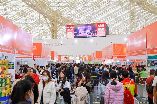 Hấp dẫn những 'miền đặc sản' tại Hội chợ Mùa Thu 2025- Ảnh 1.