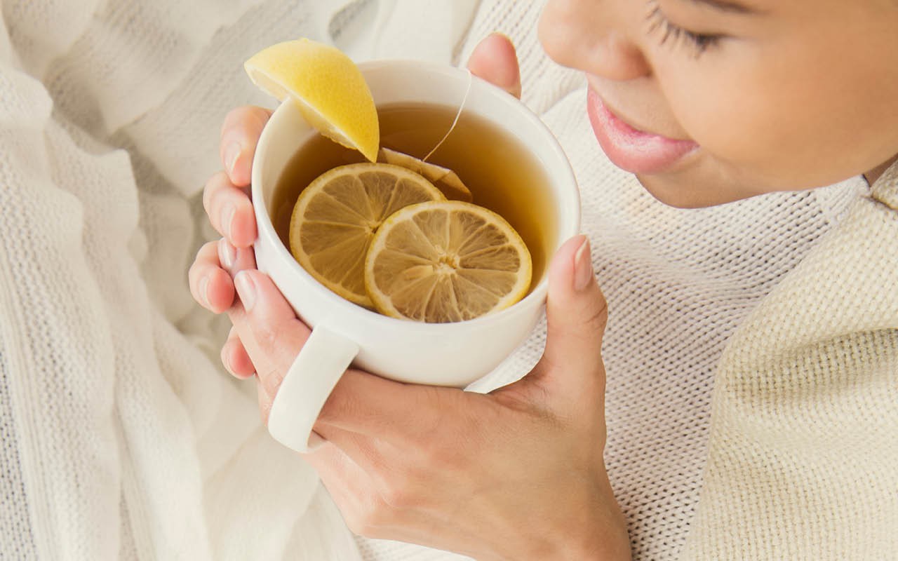 Đừng chỉ uống trà gừng! Thử ngay 3 công thức này để 'đánh bay' cảm lạnh nhanh chóng- Ảnh 3. Gừng có thể giúp điều trị cảm lạnh như thế nào?