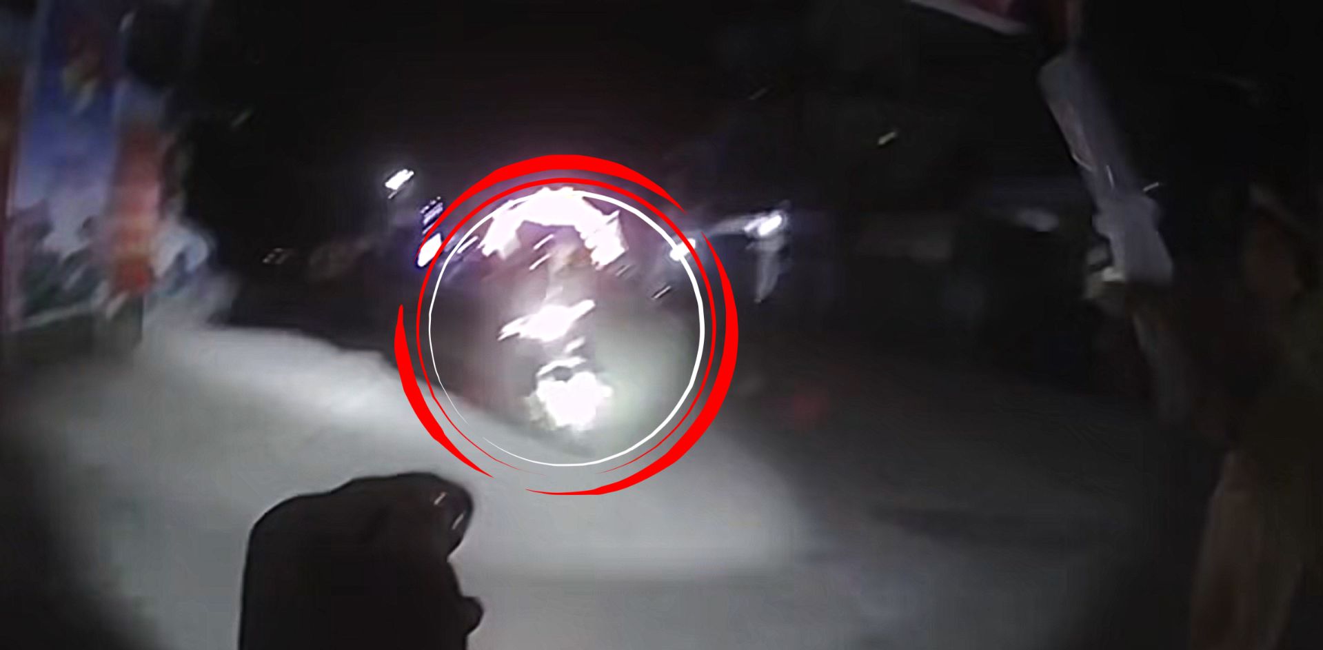 Hai học sinh 'tăng ga qua chốt' bị xử phạt 17 triệu đồng- Ảnh 2. Hai học sinh 'tăng ga qua chốt' bị xử phạt 17 triệu đồng- Ảnh 2.