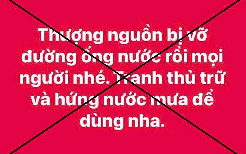 Xác minh clip nhóm người dùng mái chèo đánh nhau giữa dòng nước lũ- Ảnh 2.
