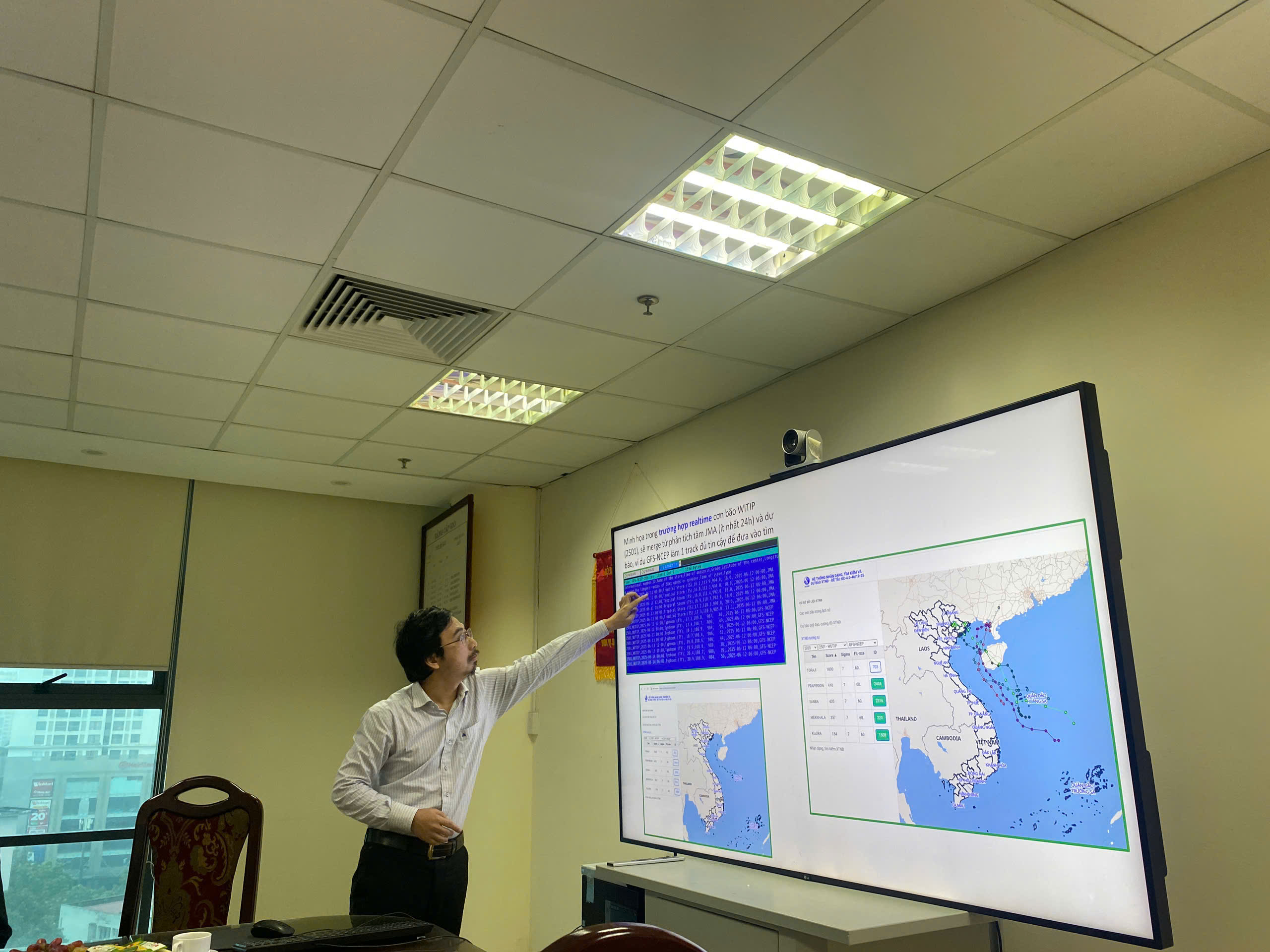 Kỳ 1: Dùng AI dự báo bão: Bước ngoặt của khoa học khí tượng Việt Nam- Ảnh 7. Công nghệ ‘chống trời’: Khi chuyển đổi số trở thành lá chắn trước thiên tai - Ảnh 10.