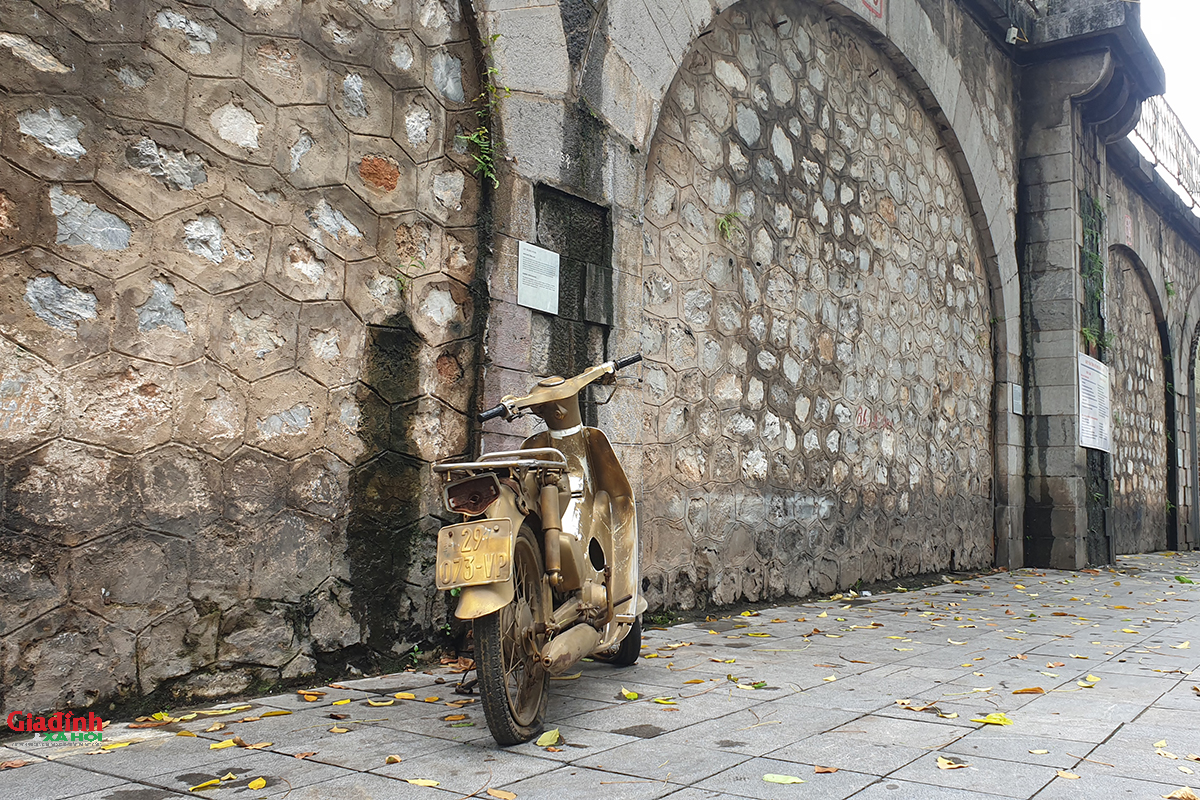 Hà Nội: 132 vòm cầu đá dẫn lên cầu Long Biên sắp được 'thay áo mới'- Ảnh 1.