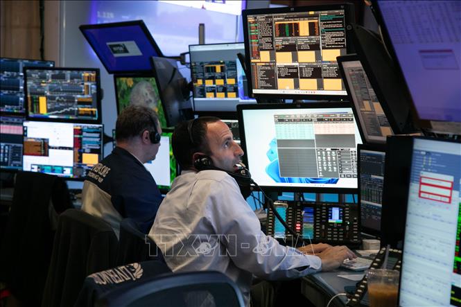 Chứng khoán 'xanh vỏ đỏ lòng', điểm tựa từ nhóm bất động sản đầu ngành- Ảnh 2. Chứng khoán 'xanh vỏ đỏ lòng', điểm tựa từ nhóm bất động sản đầu ngành- Ảnh 2.