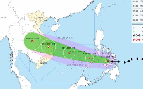 Thời điểm bão số 13 mạnh nhất khi vào Biển Đông- Ảnh 1. Thủ tướng yêu cầu ứng phó bão Kalmaegi với tinh thần quyết liệt nhất, lường trước kịch bản xấu nhất