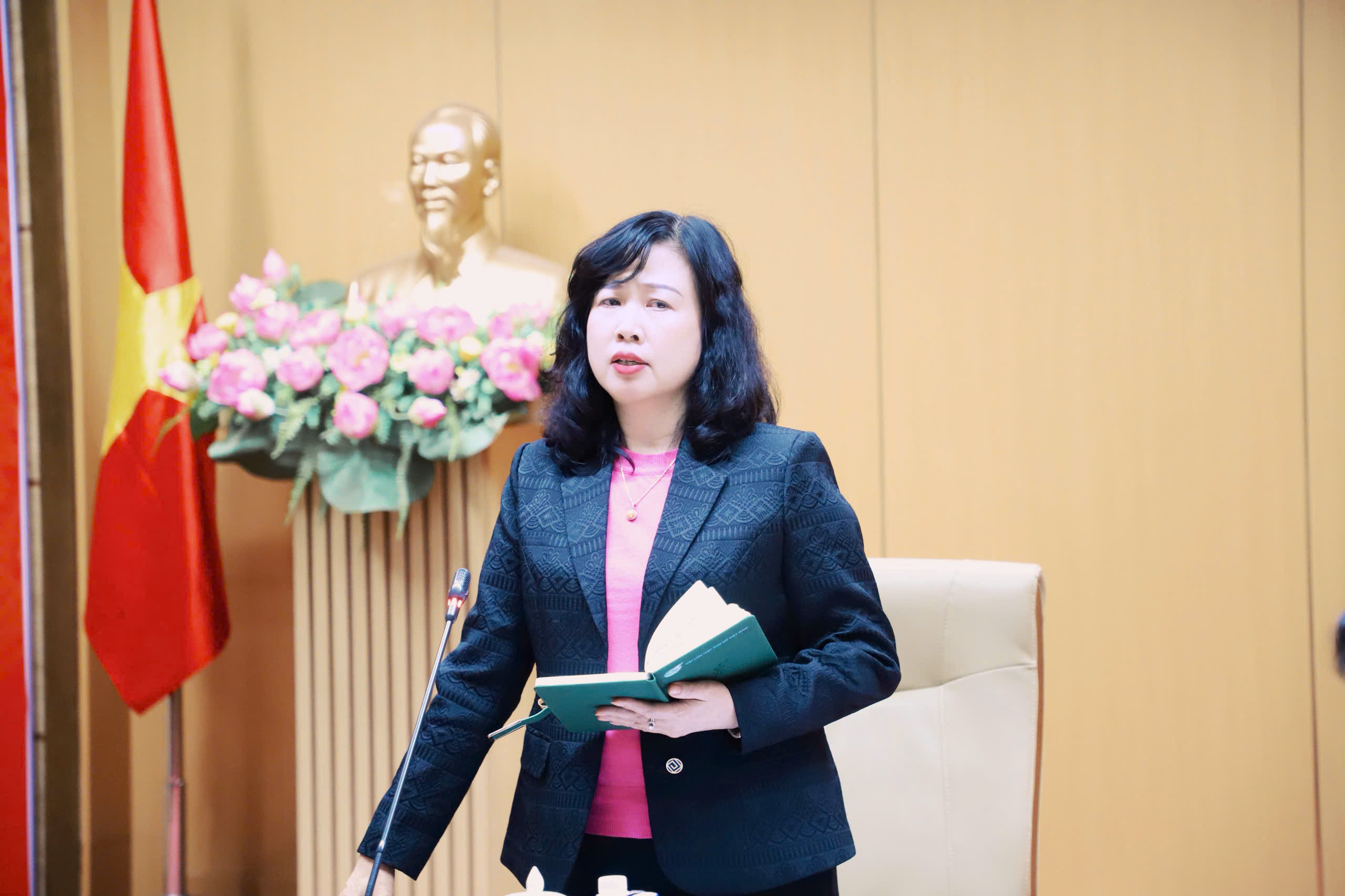 Minister Dao Hong Lan: Digital omvandling och reform av administrativa förfaranden är politiska order från varje enhet under hälsoministeriet - Foto 1. Bộ trưởng Đào Hồng Lan: Chuyển đổi số, cải cách thủ tục hành chính là mệnh lệnh chính trị của mỗi đơn vị thuộc Bộ Y tế- Ảnh 1.