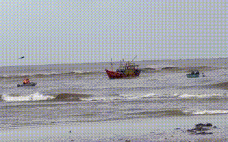 Du khách bị cuốn trôi khi tắm biển ở Lâm Đồng- Ảnh 2.