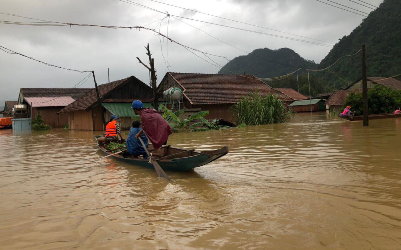 Bão số 13 có cường độ rất mạnh, gây mưa lớn trên 400mm cho miền Trung