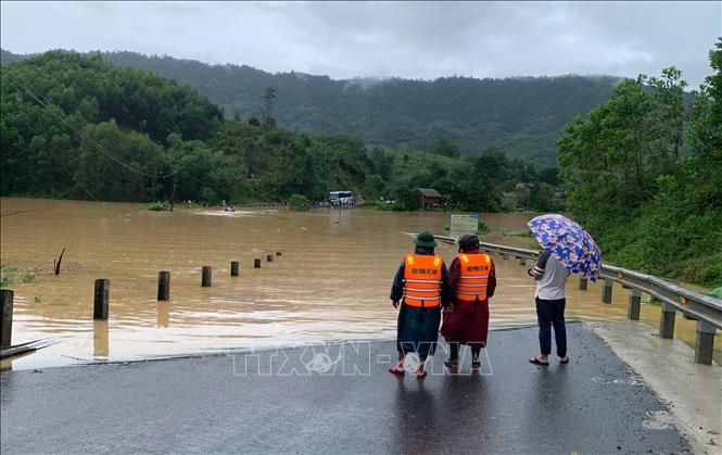 Quảng Trị: Tập trung khắc phục sạt lở, ngập lụt trên các tuyến đường giao thông- Ảnh 1.