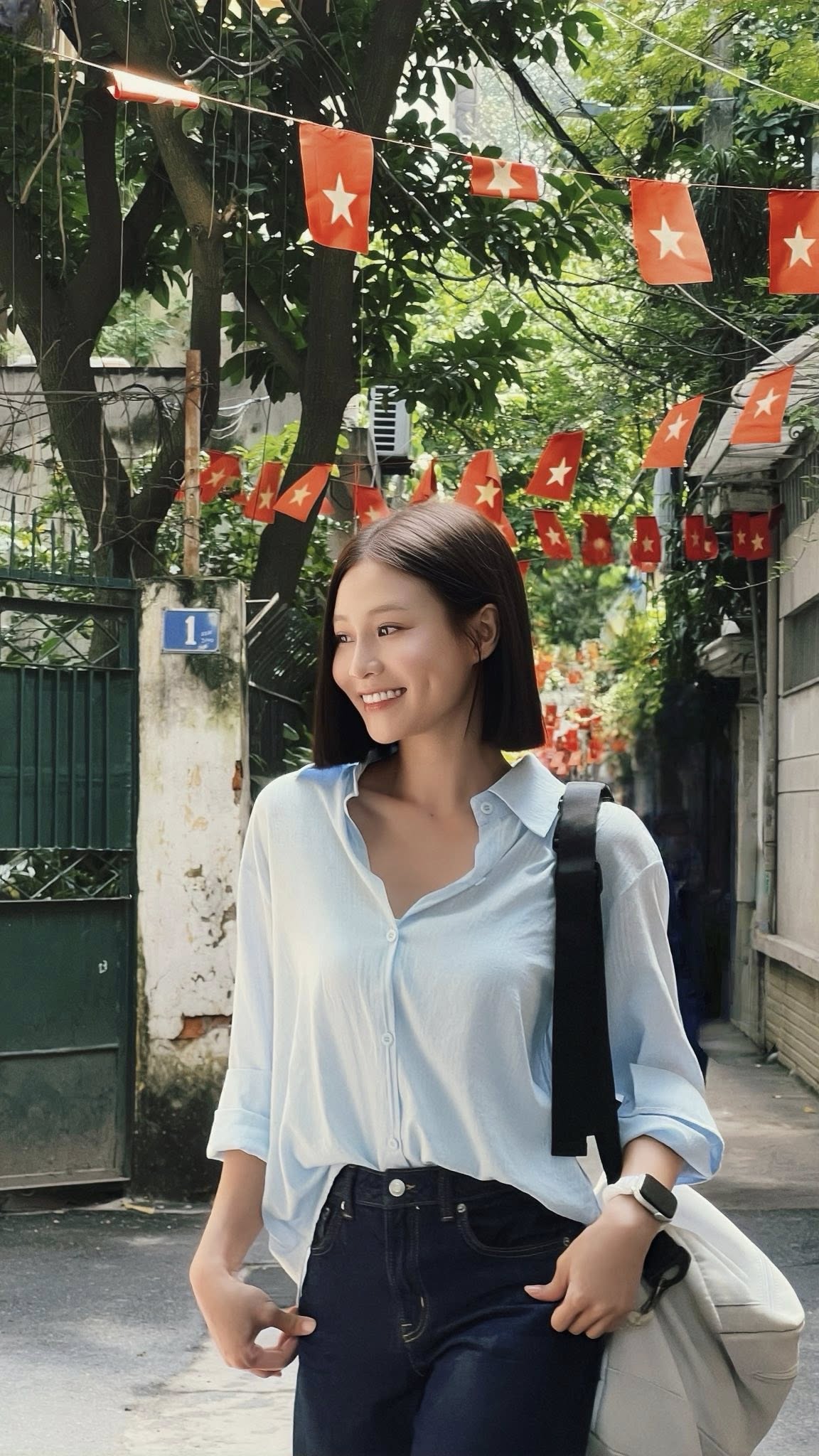 Tú - nữ giám đốc mạnh mẽ trong 'Cách em 1 milimet' đời thực có sắc vóc ra sao?- Ảnh 3. Tú - nữ giám đốc mạnh mẽ trong 'Cách em 1 milimet' đời thực có sắc vóc ra sao?- Ảnh 3.