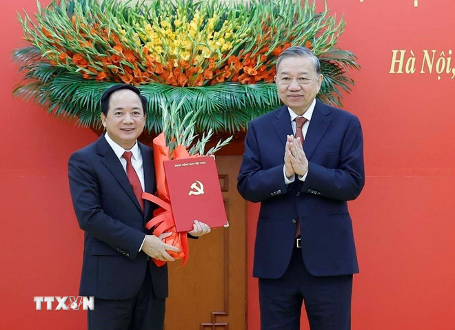 Đồng chí Trịnh Văn Quyết giữ chức Trưởng Ban Tuyên giáo và Dân vận Trung ương- Ảnh 2. Đồng chí Trịnh Văn Quyết giữ chức Trưởng Ban Tuyên giáo và Dân vận Trung ương- Ảnh 2.