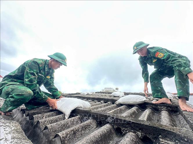 Bộ đội sẵn sàng lực lượng hỗ trợ nhân dân tại khu vực nguy cơ bị cô lập- Ảnh 1.