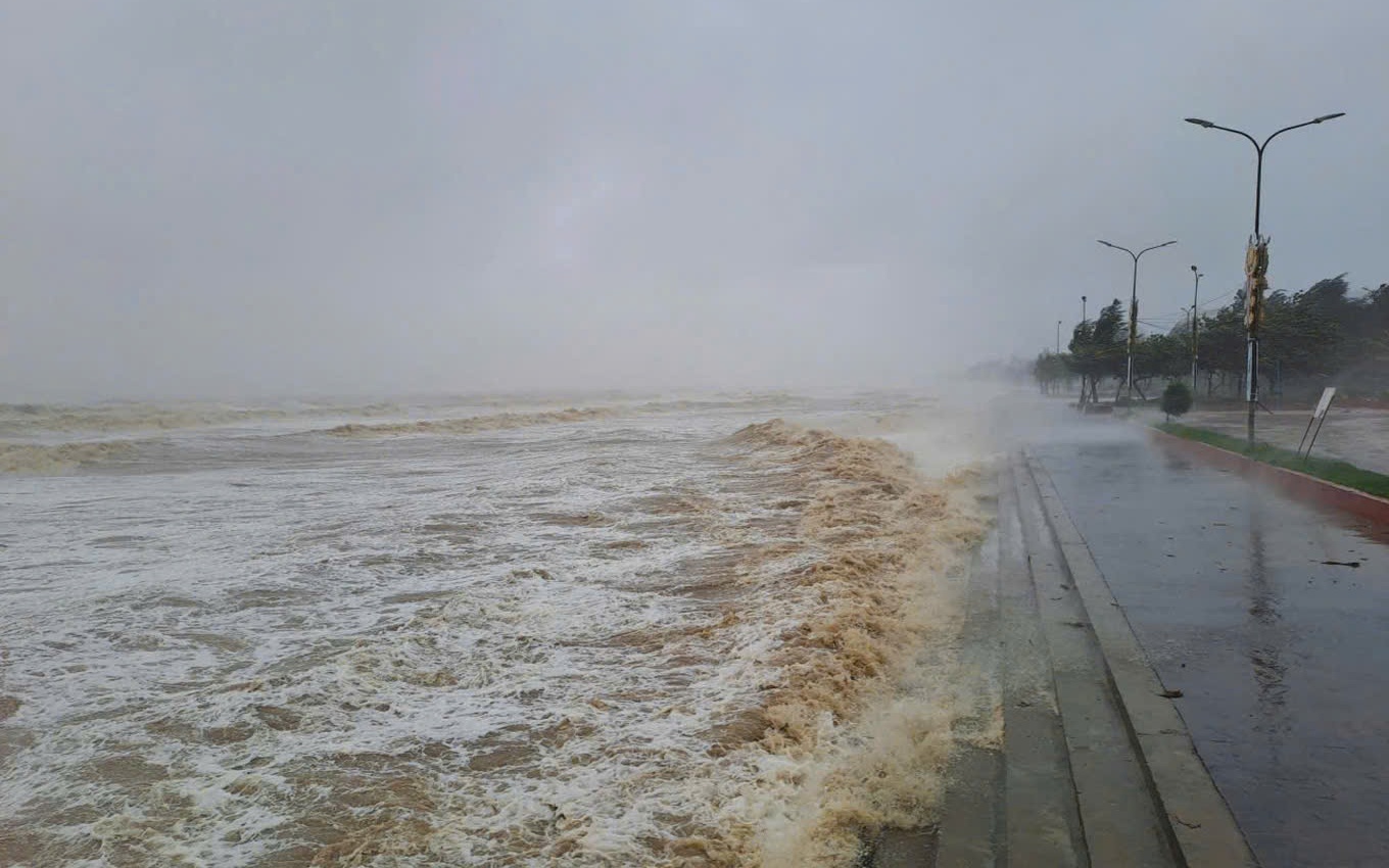 Hướng dẫn người dân bảo vệ nhà cửa trước khi bão số 13 đổ bộ- Ảnh 1.