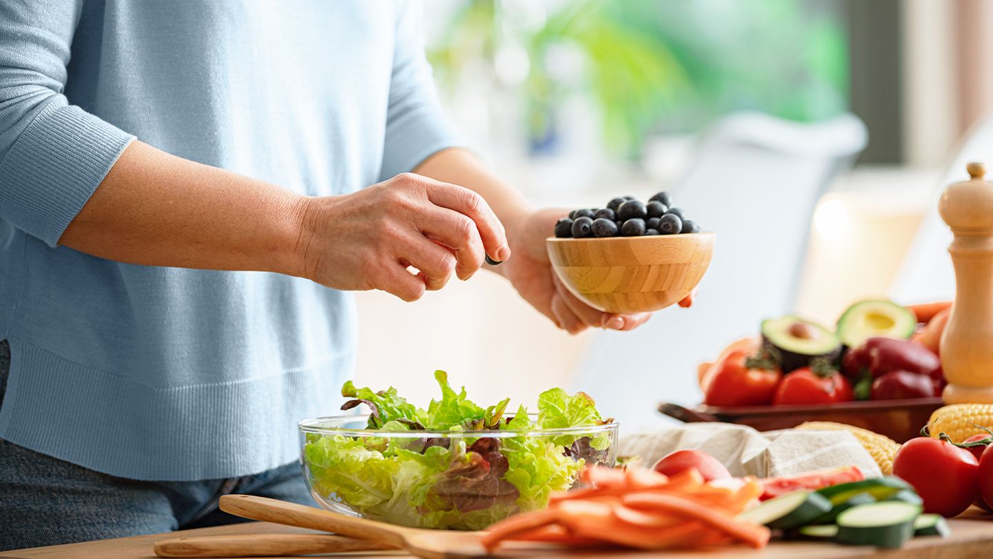 6 mẹo tốt nhất để giảm mỡ lưng sau 45 tuổi- Ảnh 3. 6 mẹo tốt nhất để giảm mỡ lưng sau 45 tuổi- Ảnh 3.