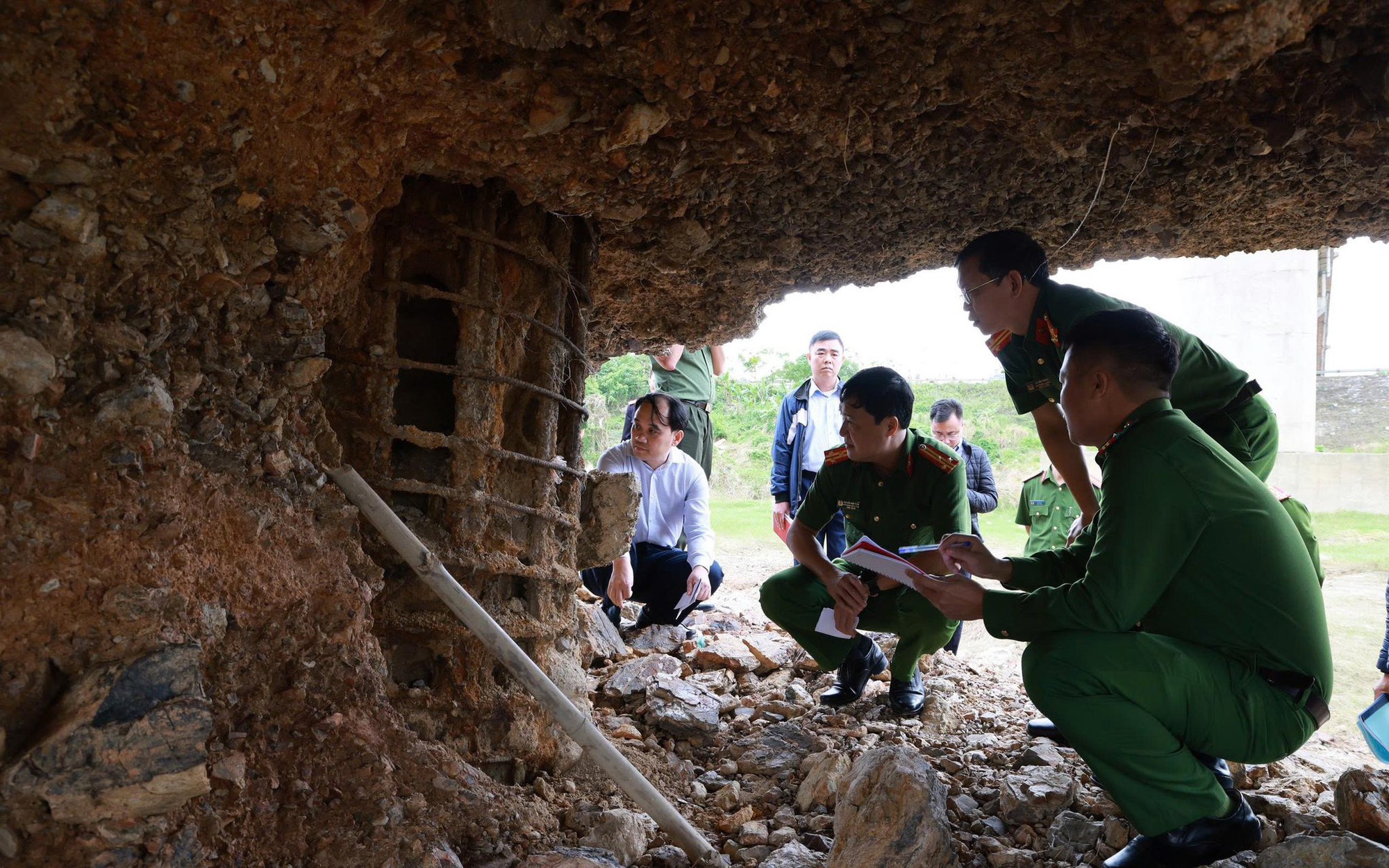 Bắt chồng ca sĩ Đoàn Di Băng- Ảnh 2. Bắt chồng ca sĩ Đoàn Di Băng- Ảnh 2.