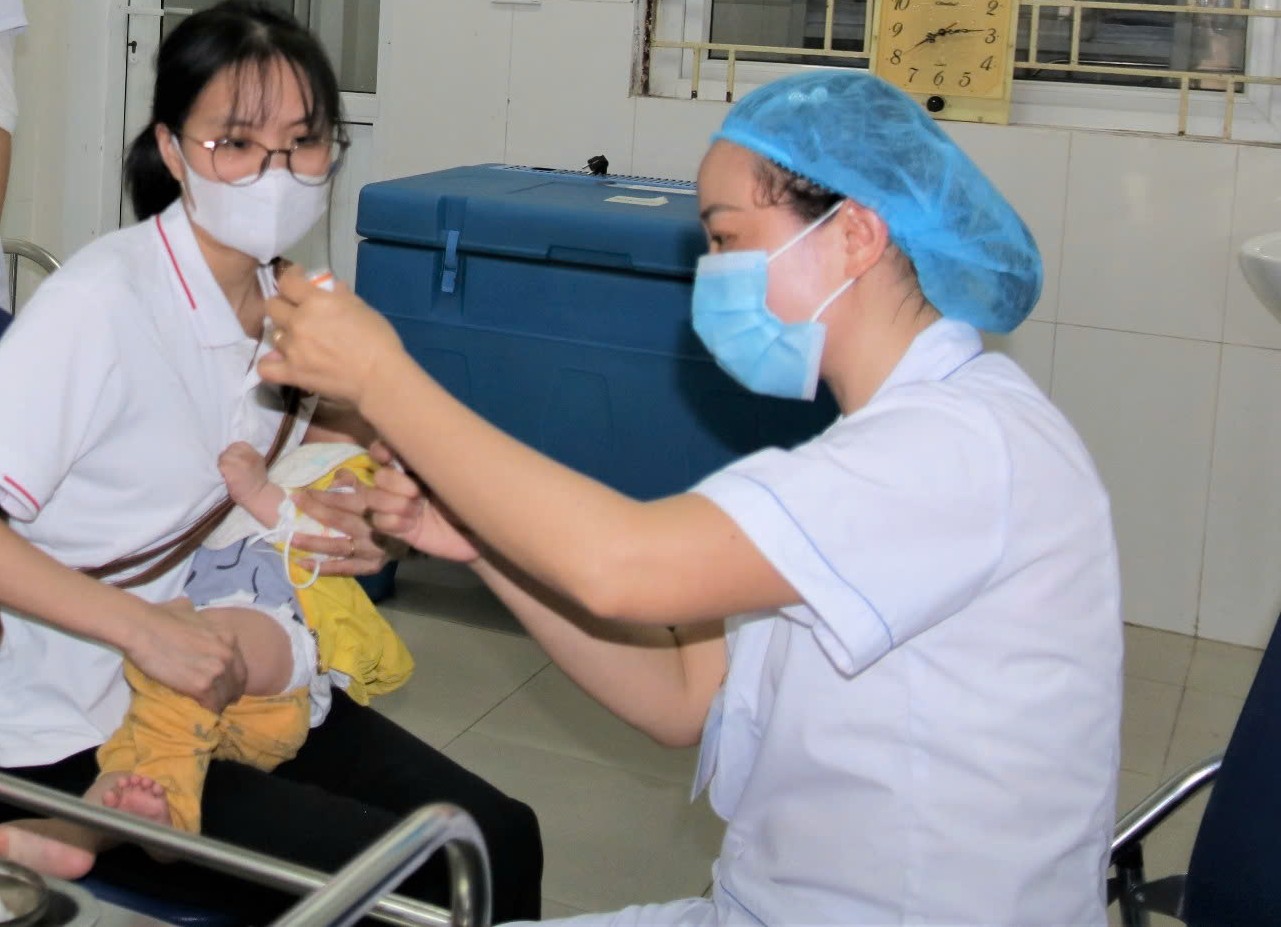 Góp ý Dự thảo Văn kiện trình Đại hội XIV của Đảng: Xây dựng hệ thống Y tế Việt Nam công bằng, chất lượng, hiệu quả và bền vững- Ảnh 4. Góp ý Dự thảo Văn kiện trình Đại hội XIV của Đảng: Xây dựng hệ thống Y tế Việt Nam công bằng, chất lượng, hiệu quả và bền vững- Ảnh 4.