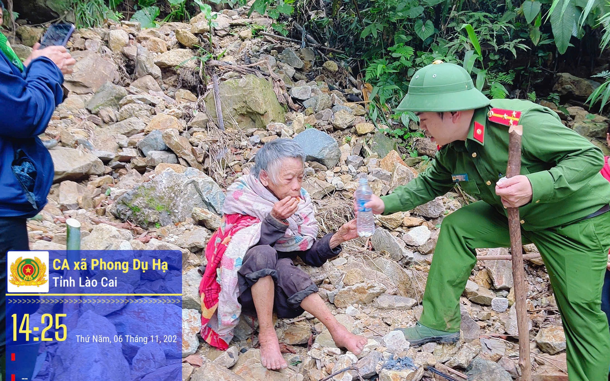 Tìm thấy cụ bà 86 tuổi đi lạc trong rừng sâu sau 2 ngày tìm kiếm