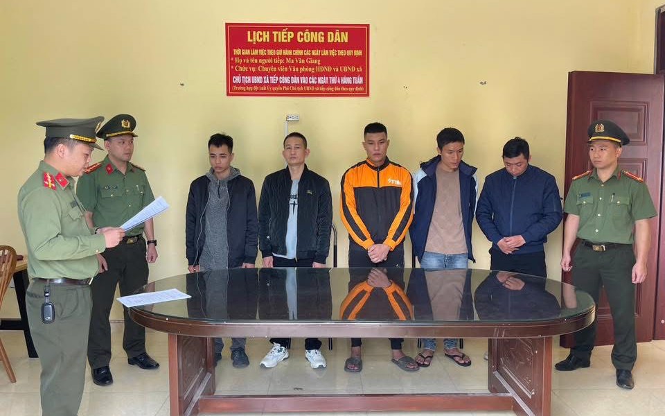 Khởi tố đối tượng điều hành hơn 100 website khiêu dâm, phát tán hàng nghìn video đồi trụy- Ảnh 2. Nhóm điều hành gần 300 website khiêu dâm bị bắt giữ