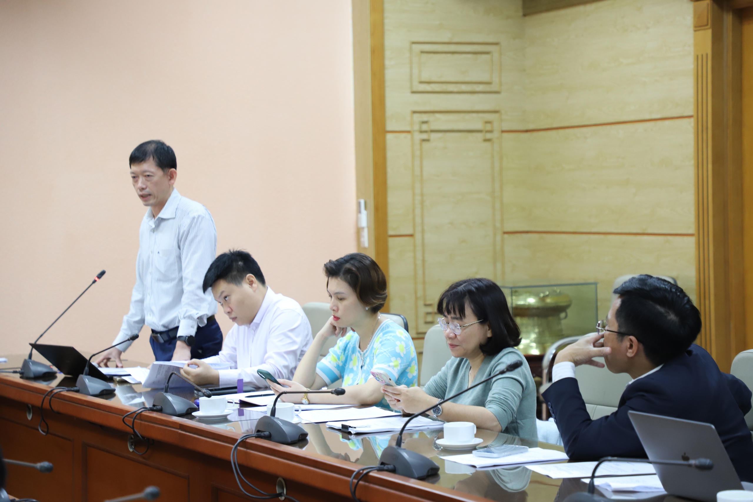 Lấy ý kiến rộng rãi đến y tế xã, phường hướng dẫn khám sàng lọc miễn phí cho người dân- Ảnh 3. Lấy ý kiến rộng rãi đến y tế xã, phường hướng dẫn khám sàng lọc miễn phí cho người dân- Ảnh 3.