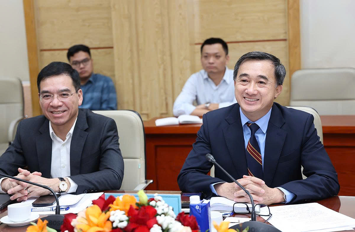 Thứ trưởng Trần Văn Thuấn làm việc với đoàn công tác Bộ Châu Âu và Ngoại giao Pháp- Ảnh 1. Thứ trưởng Trần Văn Thuấn làm việc với đoàn công tác Bộ Châu Âu và Ngoại giao Pháp- Ảnh 1.