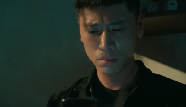 Nam diễn viên 'Mưa đỏ' và vai diễn hoàn toàn khác biệt trong 'Cách em 1 milimet'- Ảnh 4. Nam diễn viên 'Mưa đỏ' và vai diễn hoàn toàn khác biệt trong 'Cách em 1 milimet'- Ảnh 4.