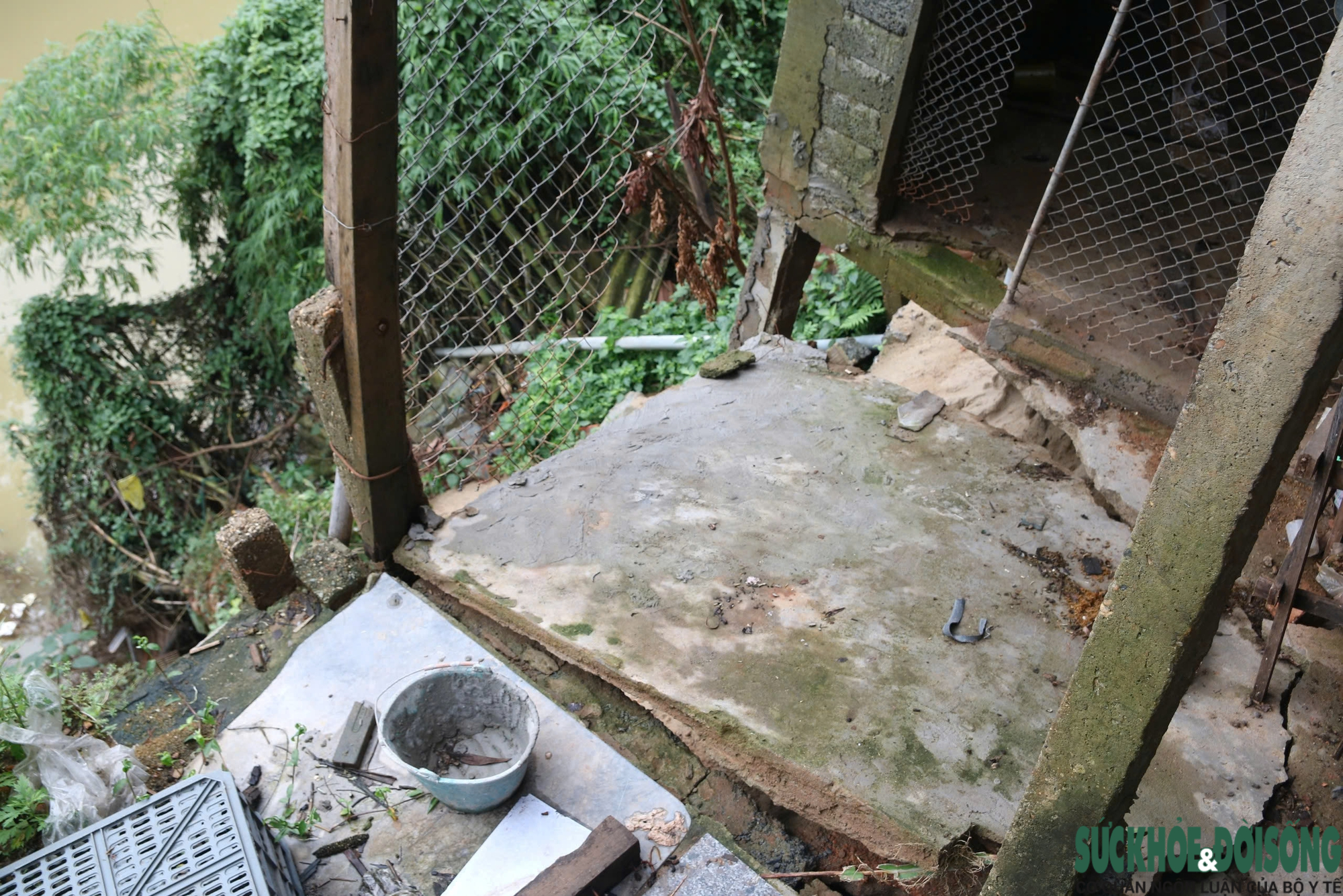 Sạt lở áp sát khu dân cư ở Nghệ An sau hai cơn bão lớn- Ảnh 12. Sạt lở áp sát khu dân cư ở Nghệ An sau hai cơn bão lớn- Ảnh 12.