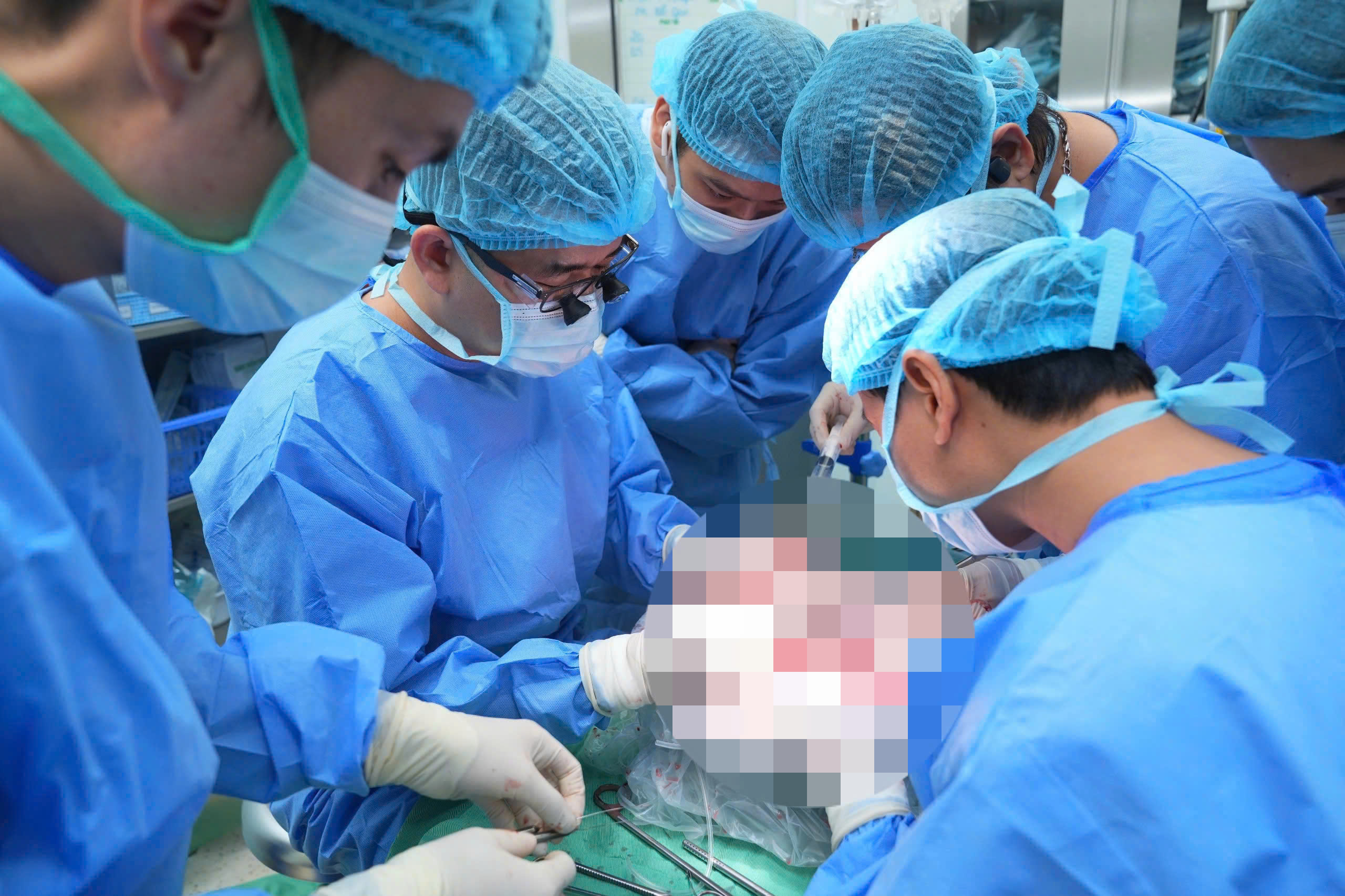 Bệnh nhân mắc viêm gan B, ung thư gan tái phát được cứu nhờ ghép gan từ vợ hiến tặng - Ảnh 1. Bệnh nhân mắc viêm gan B, ung thư gan tái phát được cứu nhờ ghép gan từ vợ hiến tặng - Ảnh 1.