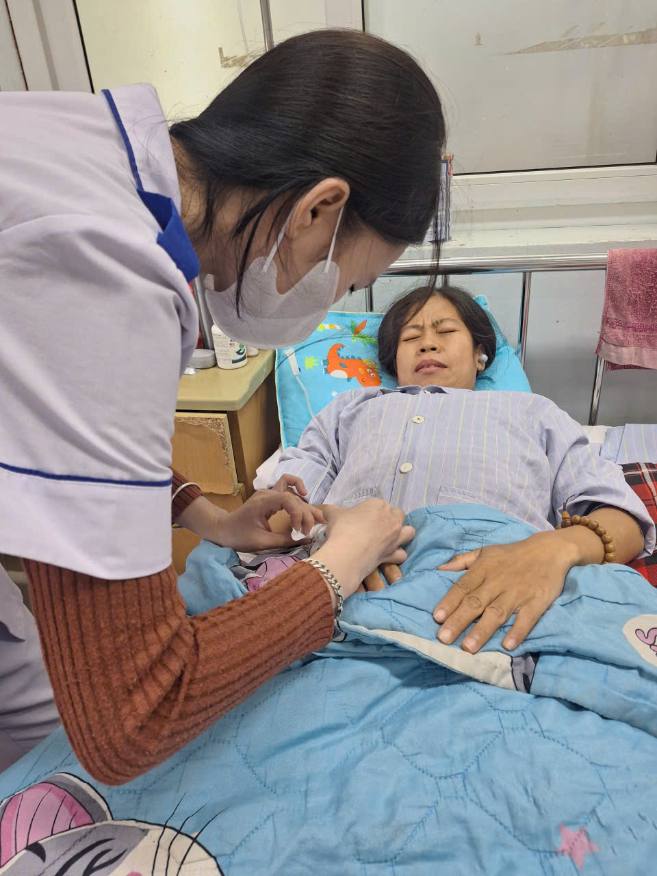 Cô giáo nghèo mắc bệnh suy thận giai đoạn cuối, khẩn thiết cần sự chung tay giúp đỡ- Ảnh 1. Cô giáo nghèo mắc bệnh suy thận giai đoạn cuối, khẩn thiết cần sự chung tay giúp đỡ- Ảnh 1.