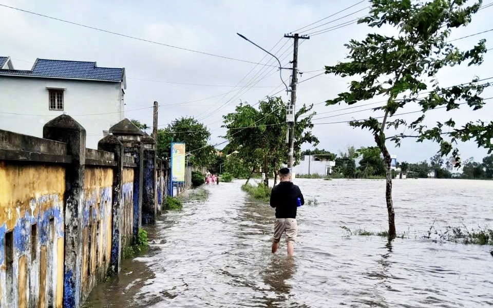 Đà Nẵng: 5 cháu nhỏ rủ nhau ra suối tắm, 2 cháu tử vong và mất tích- Ảnh 2. Đà Nẵng: 5 cháu nhỏ rủ nhau ra suối tắm, 2 cháu tử vong và mất tích- Ảnh 2.