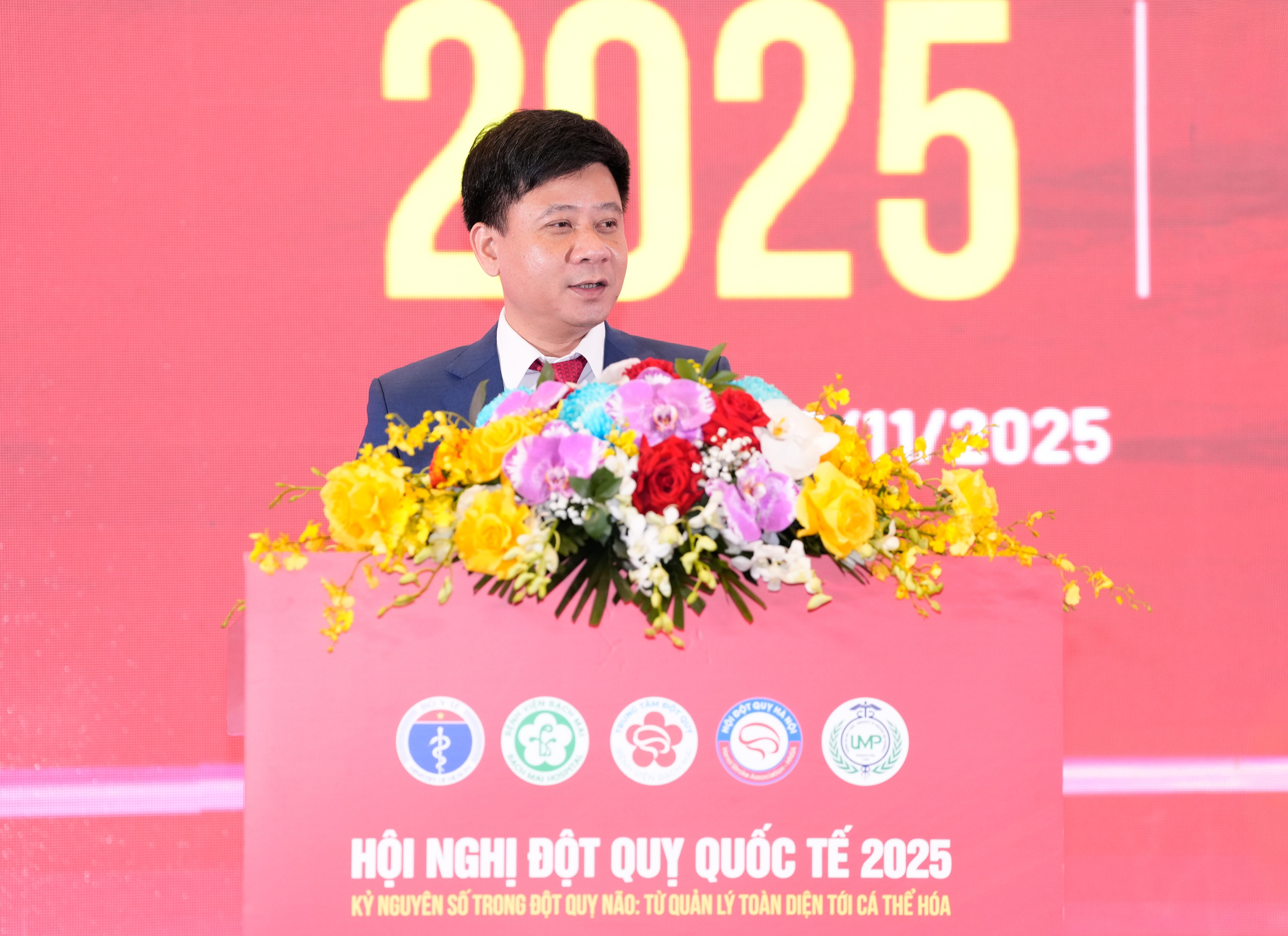 Thứ trưởng Bộ Y tế: Nỗ lực để mỗi người dân được tiếp cận cấp cứu, điều trị đột quỵ trong 'thời gian vàng'
- Ảnh 8.