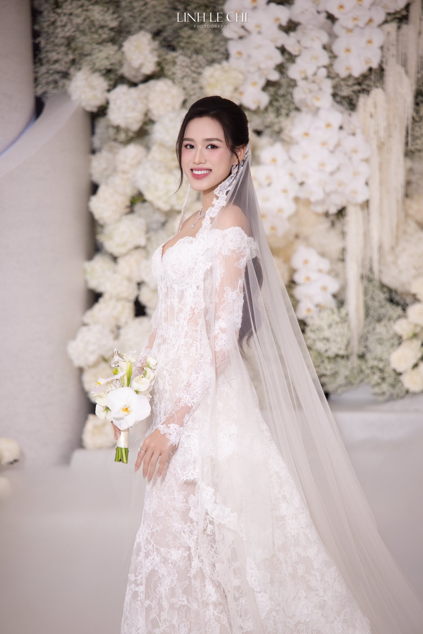 Bố mẹ chồng Hoa hậu Đỗ Thị Hà gây chú ý tại tiệc cưới hoành tráng của con- Ảnh 12. Bố mẹ chồng Hoa hậu Đỗ Thị Hà gây chú ý tại tiệc cưới hoành tráng của con- Ảnh 12.