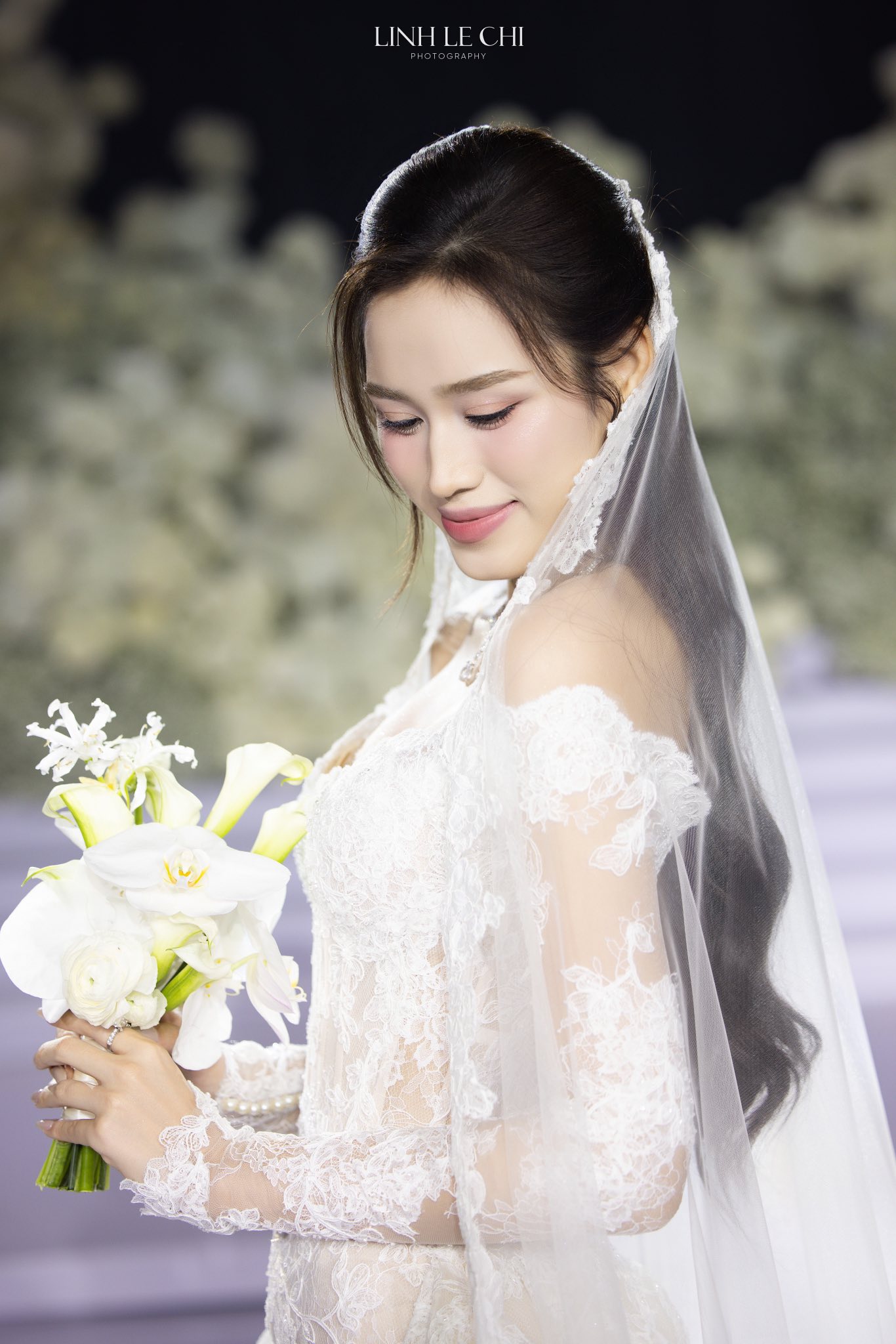 Bố mẹ chồng Hoa hậu Đỗ Thị Hà gây chú ý tại tiệc cưới hoành tráng của con- Ảnh 10. Bố mẹ chồng Hoa hậu Đỗ Thị Hà gây chú ý tại tiệc cưới hoành tráng của con- Ảnh 10.