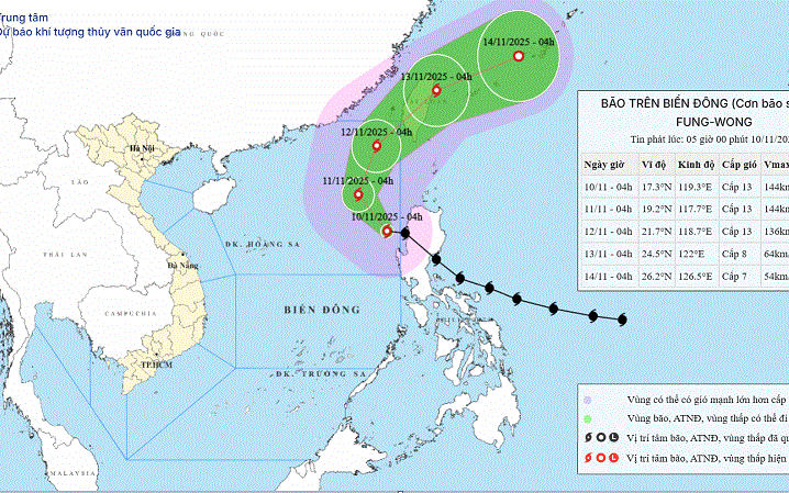 Bão Fung Wong di chuyển theo quỹ đạo trái quy luật- Ảnh 1. Bão Fung Wong vào Biển Đông giật cấp 16, gây sóng biển cao đến 10m