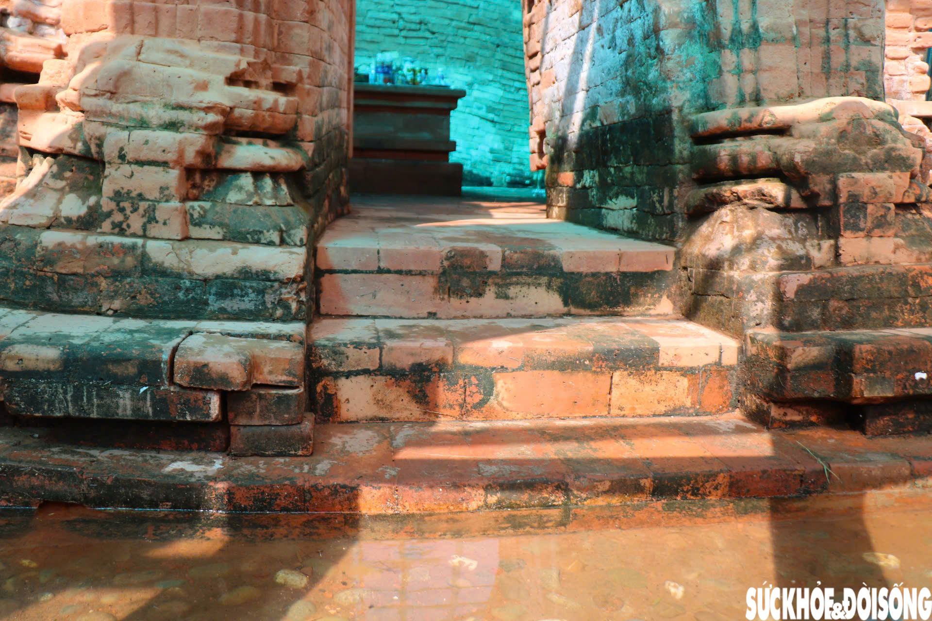 Hình ảnh mới nhất về Tháp Chăm nghìn năm tuổi ở Huế sau nhiều ngày bị ngâm trong nước- Ảnh 8. Hình ảnh mới nhất về Tháp Chăm nghìn năm tuổi ở Huế sau nhiều ngày bị ngâm trong nước- Ảnh 8.