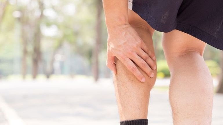 Đừng chủ quan với đau nhức chân: Cảnh giác nguy cơ tắc động mạch- Ảnh 2.