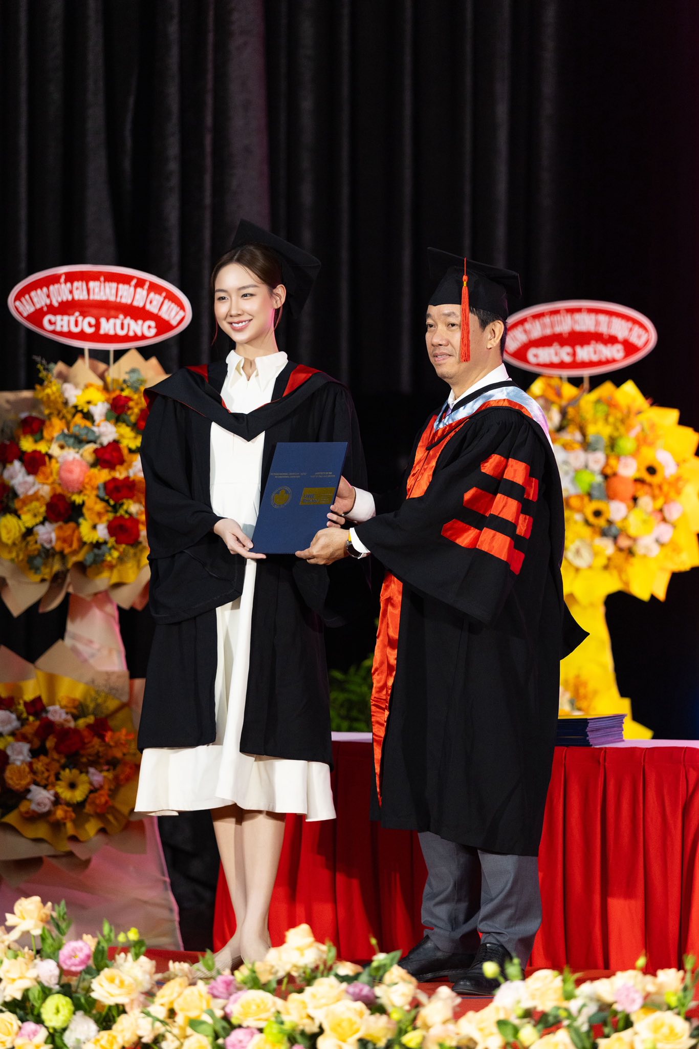 Mẹ đẻ Hoa hậu Bảo Ngọc gây chú ý trong ngày đặc biệt của con gái- Ảnh 4.