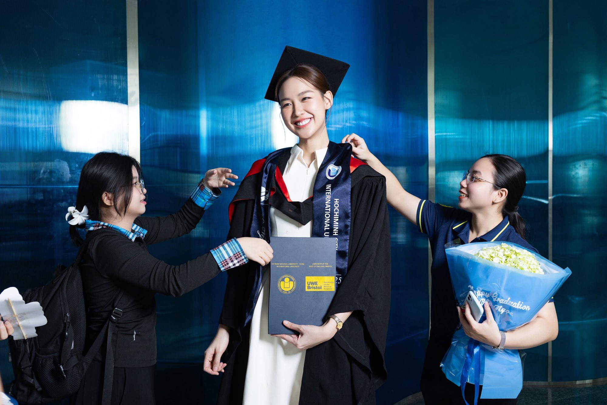 Mẹ đẻ Hoa hậu Bảo Ngọc gây chú ý trong ngày đặc biệt của con gái- Ảnh 5.