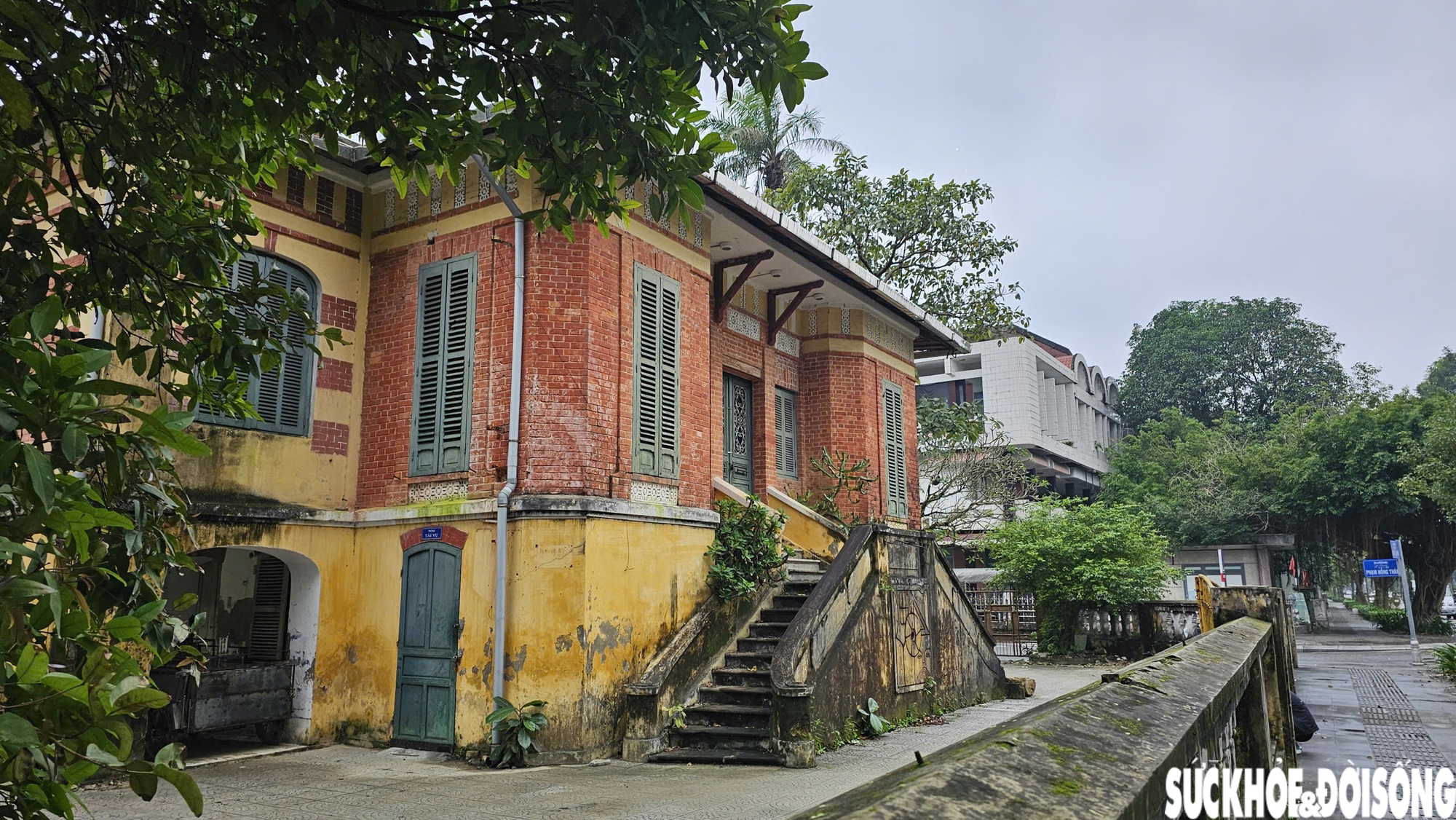 Cận cảnh biệt thự Pháp trăm năm tuổi ở Huế- Ảnh 10.