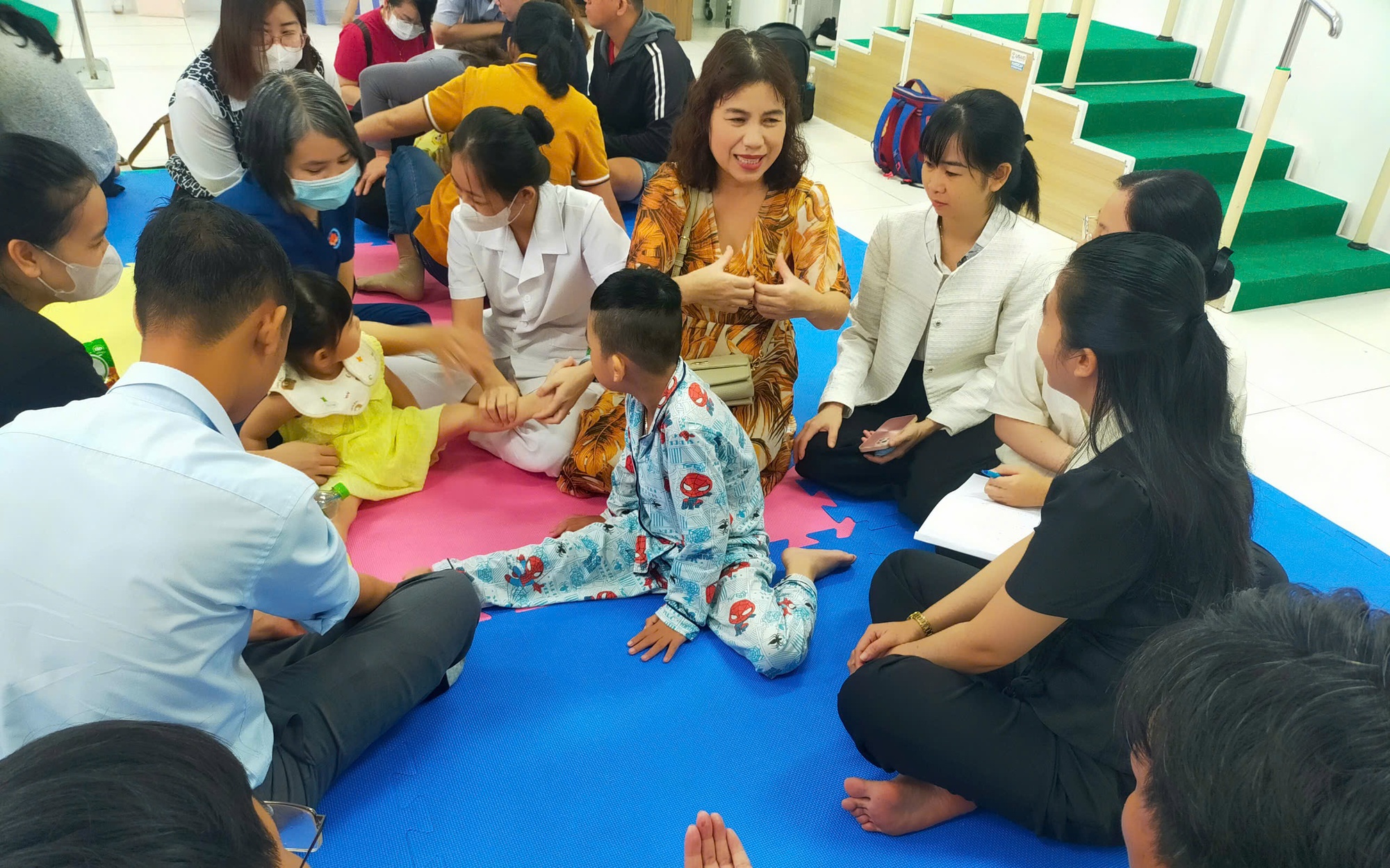 Ứng dụng âm nhạc hỗ trợ phục hồi sau đột quỵ: Khi nhịp điệu đánh thức khả năng hồi phục của não- Ảnh 4. Ứng dụng âm nhạc hỗ trợ phục hồi sau đột quỵ: Khi nhịp điệu đánh thức khả năng hồi phục của não- Ảnh 4.