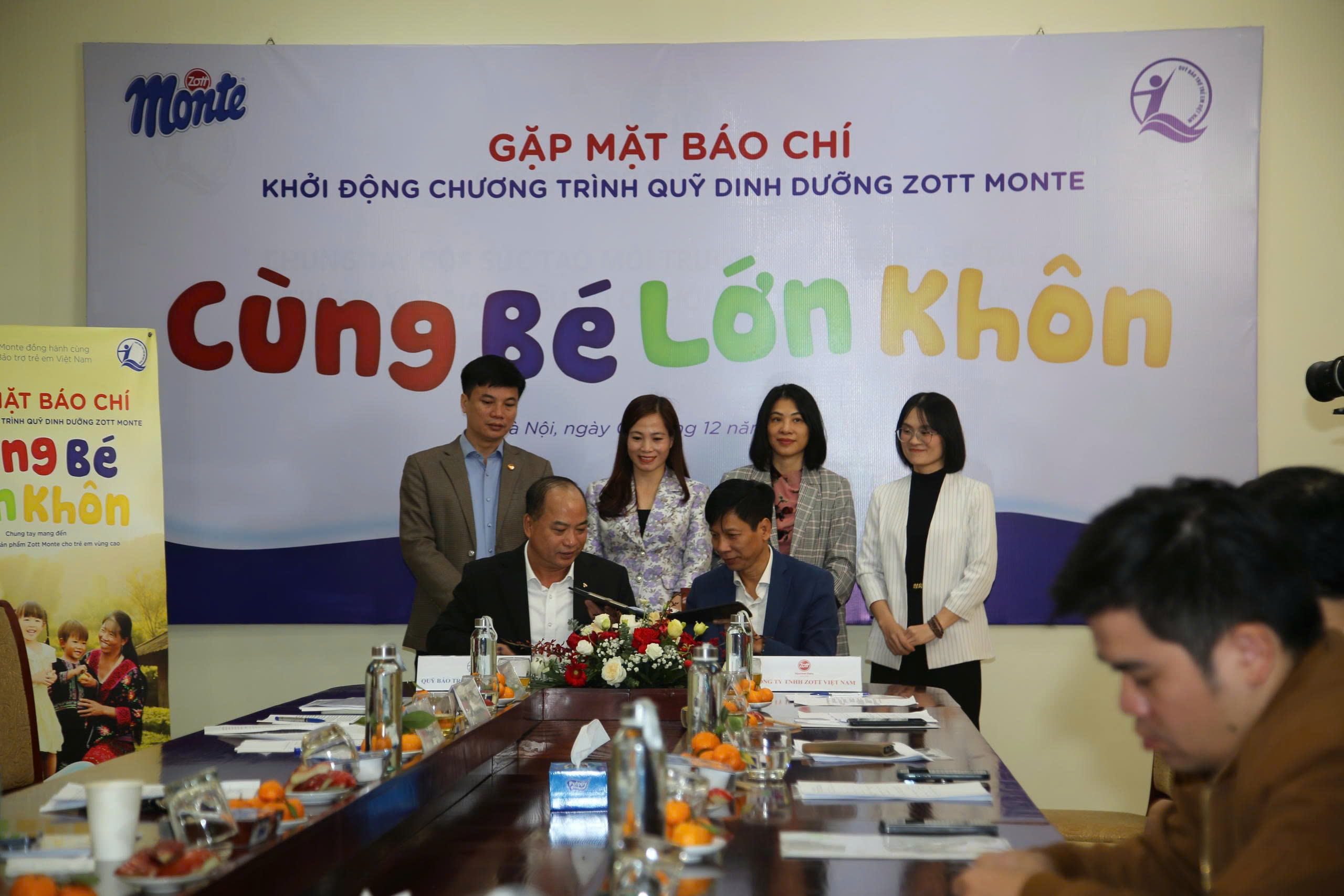 Khởi động chương trình Quỹ dinh dưỡng giúp trẻ vùng cao tiếp nhận vi chất 
- Ảnh 1.