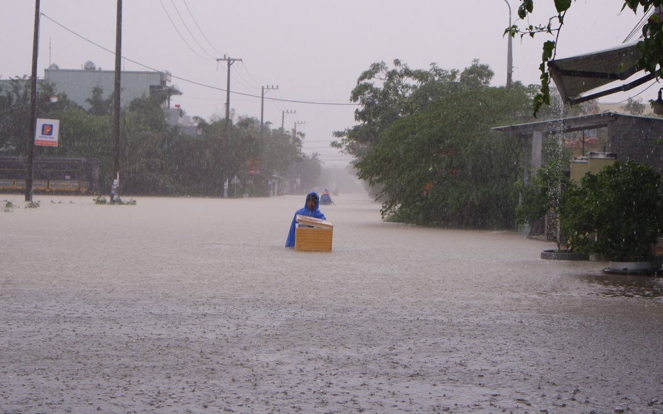 14 kỷ lục mưa lũ xuất hiện trong tháng 11, vẫn còn 1-2 cơn bão/áp thấp nhiệt đới trong tháng 12- Ảnh 2.