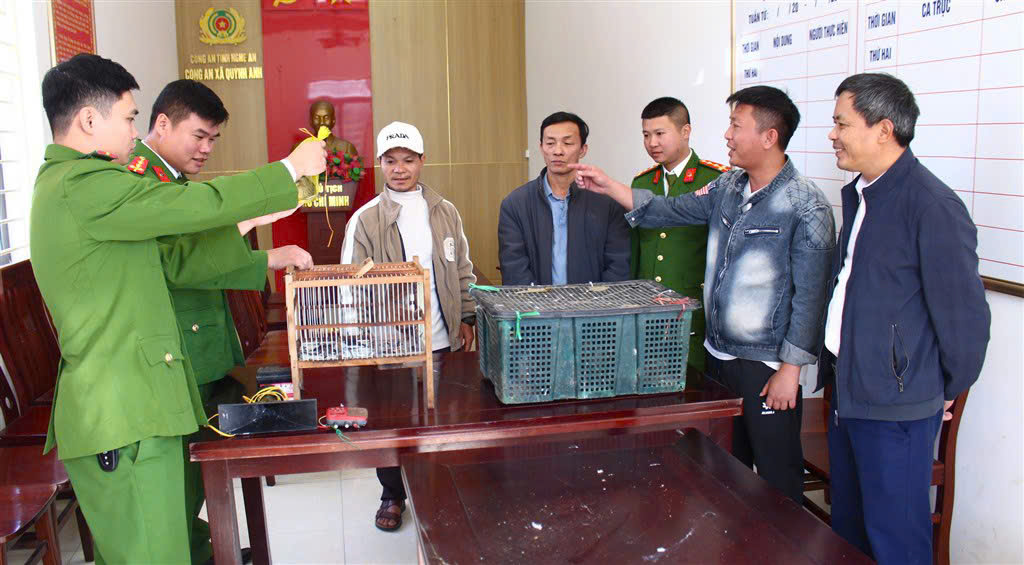 Người dân bắt được cu li quý hiếm khi đi làm đồng- Ảnh 2.