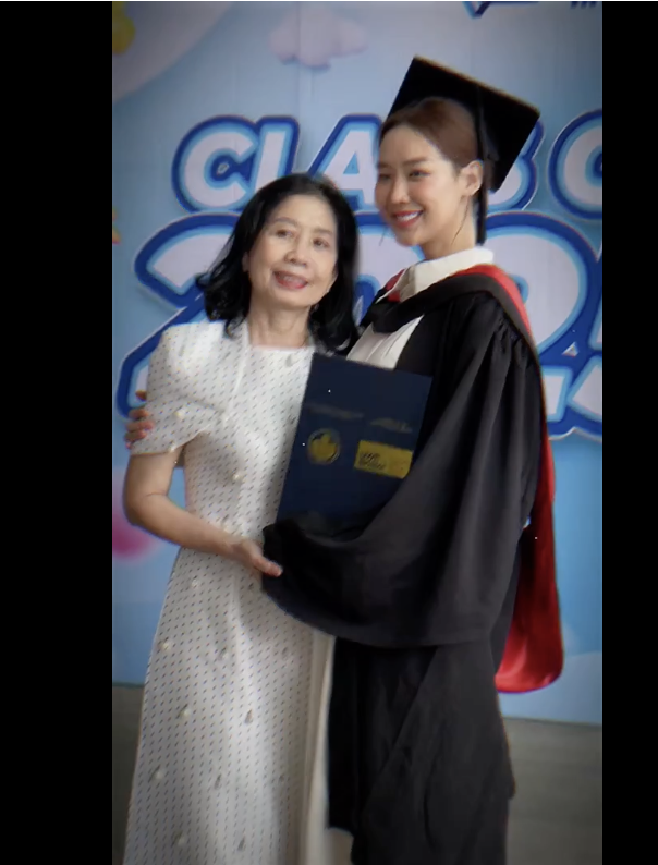 Mẹ đẻ Hoa hậu Bảo Ngọc gây chú ý trong ngày đặc biệt của con gái- Ảnh 8.