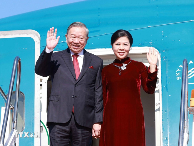 Tổng Bí thư Tô Lâm và Phu nhân đến Vientiane, bắt đầu thăm cấp Nhà nước tới Lào- Ảnh 2.