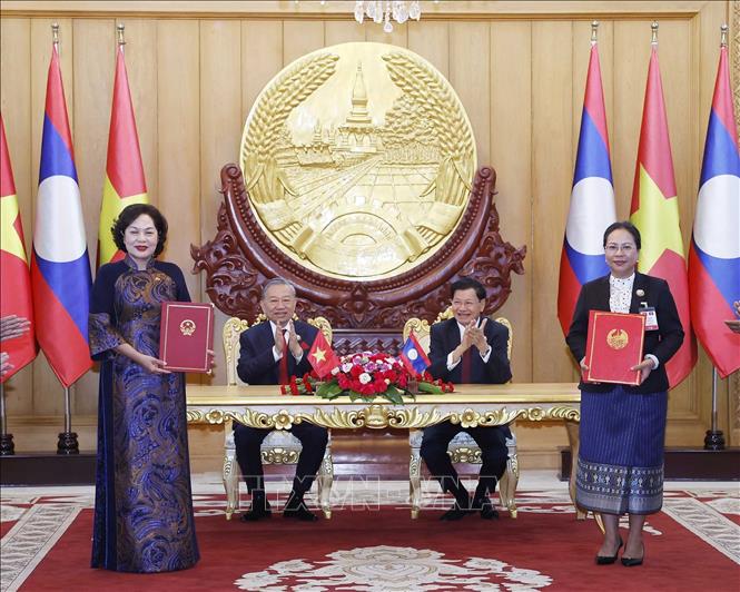 Tổng Bí thư Tô Lâm và Tổng Bí thư, Chủ tịch nước Lào chứng kiến Lễ trao các văn kiện hợp tác- Ảnh 3. Tổng Bí thư Tô Lâm và Tổng Bí thư, Chủ tịch nước Lào chứng kiến Lễ trao các văn kiện hợp tác- Ảnh 3.